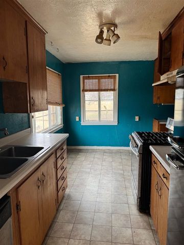 2221 NW Baltimore Cir, Lawton, OK 73505