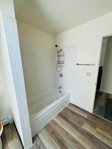 201 oakland Avenue 3, Providence, RI 02908