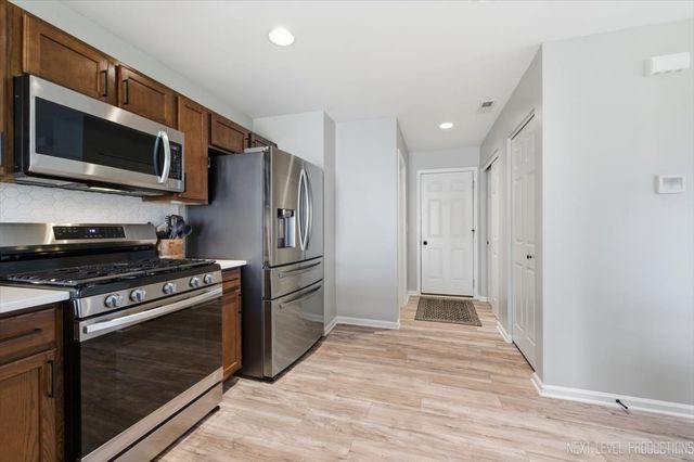 585 Vine Street, Hampshire, IL 60140