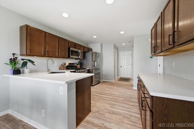 585 Vine Street, Hampshire, IL 60140