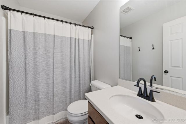 585 Vine Street, Hampshire, IL 60140