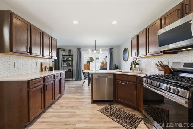 585 Vine Street, Hampshire, IL 60140