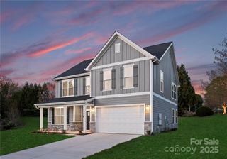 1305 39th Avenue Place NE, Hickory, NC 28601