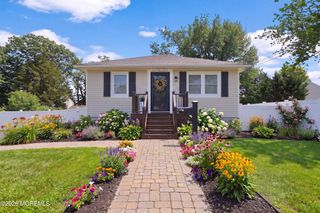 100 Hudson Avenue, Hazlet, NJ 07734