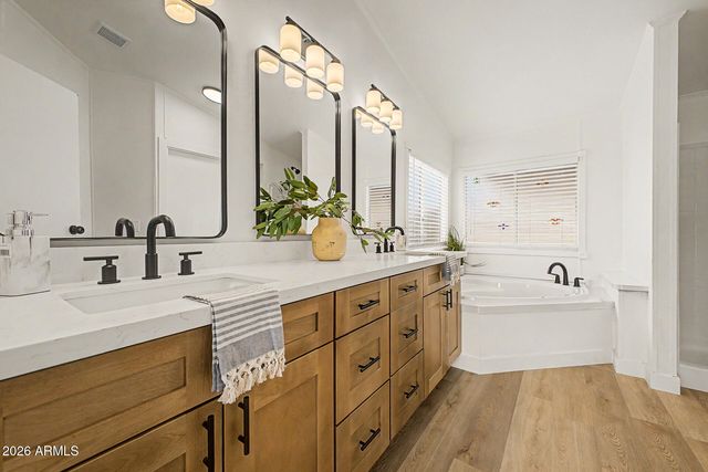 41111 N RABBIT BRUSH Trail, San Tan Valley, AZ 85140