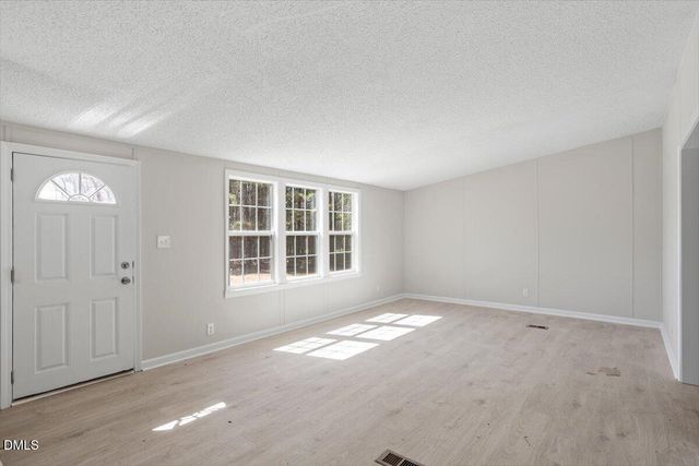 6631 Roundstone Lane, Oxford, NC 27565