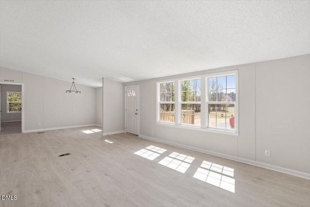 6631 Roundstone Lane, Oxford, NC 27565