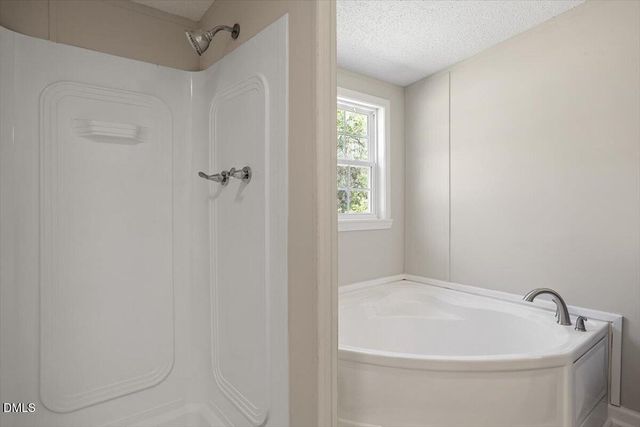 6631 Roundstone Lane, Oxford, NC 27565