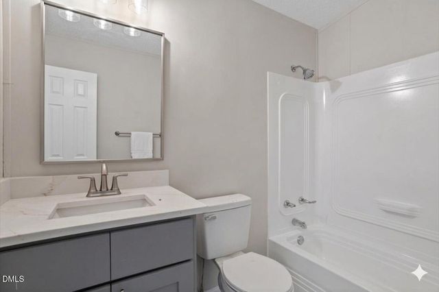 6631 Roundstone Lane, Oxford, NC 27565