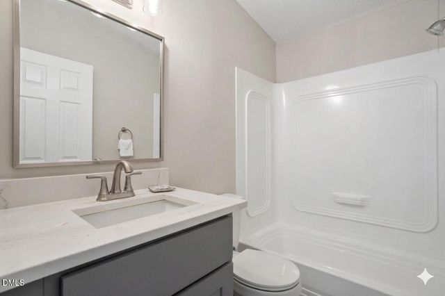 6631 Roundstone Lane, Oxford, NC 27565