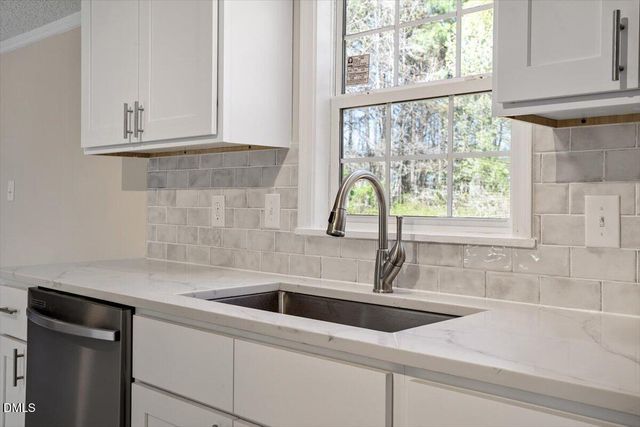 6631 Roundstone Lane, Oxford, NC 27565