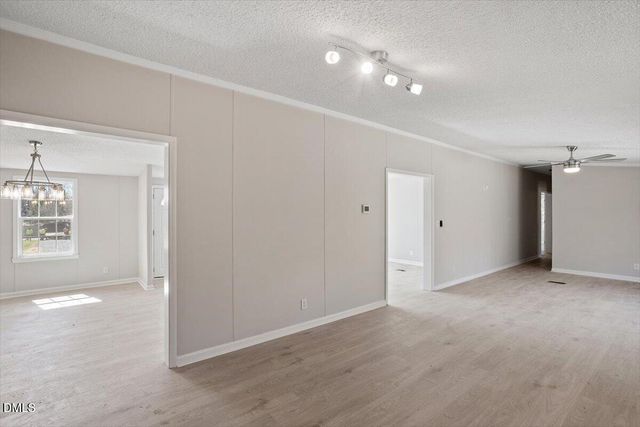 6631 Roundstone Lane, Oxford, NC 27565