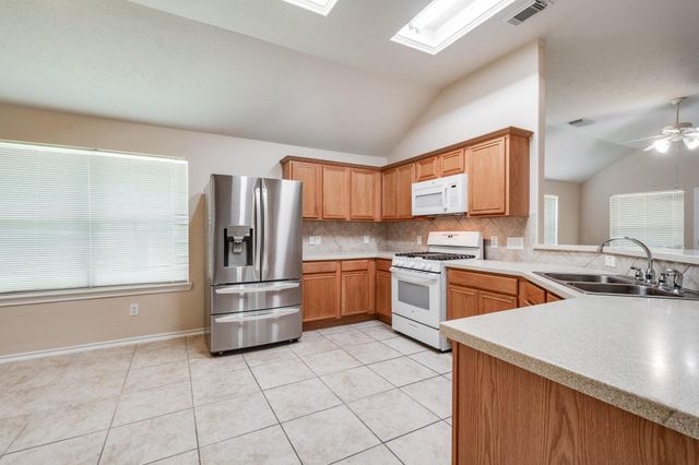 8402 Coleus Lane, Baytown, TX 77521