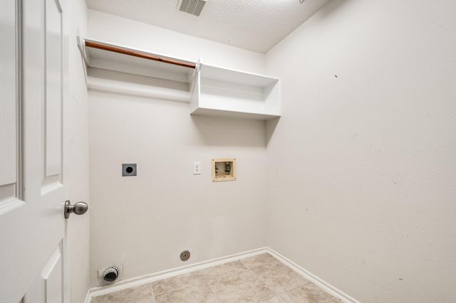 8402 Coleus Lane, Baytown, TX 77521