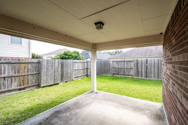 8402 Coleus Lane, Baytown, TX 77521