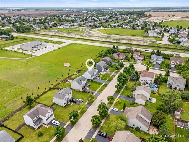 352 Coneflower Drive, Minooka, IL 60447