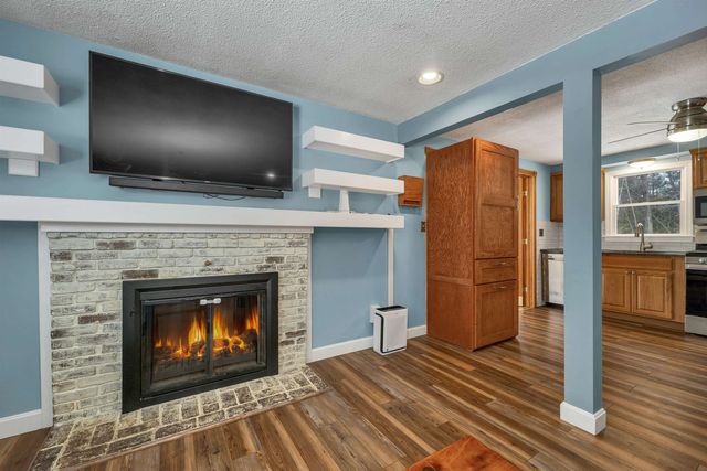 18 Ridgecrest Drive, Hudson, NH 03051