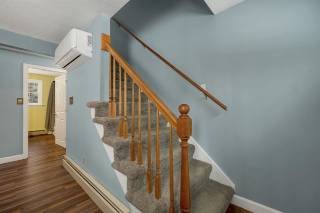 18 Ridgecrest Drive, Hudson, NH 03051