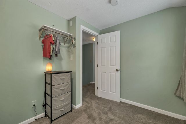 18 Ridgecrest Drive, Hudson, NH 03051