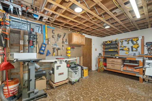 18 Ridgecrest Drive, Hudson, NH 03051