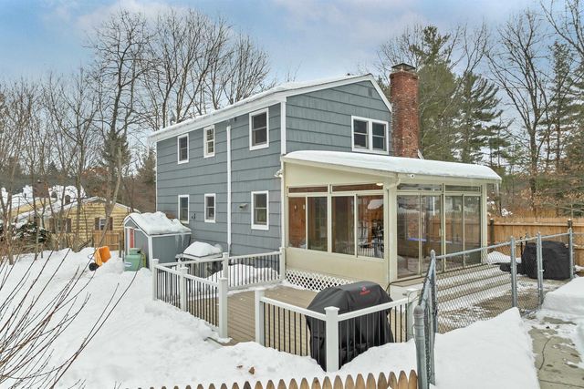 18 Ridgecrest Drive, Hudson, NH 03051