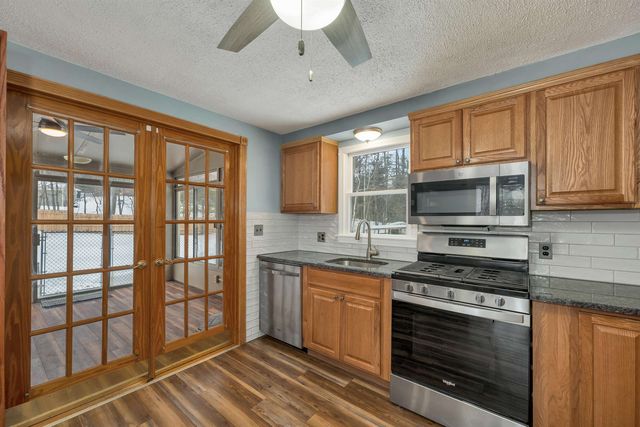 18 Ridgecrest Drive, Hudson, NH 03051