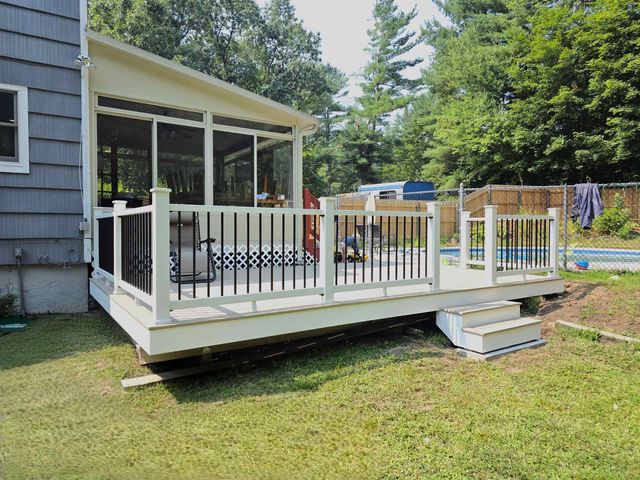 18 Ridgecrest Drive, Hudson, NH 03051