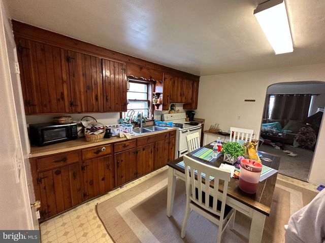 9947 CROSSFIELD RD, Hagerstown, MD 21740