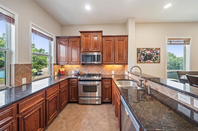 2613 Link Road, Houston, TX 77009