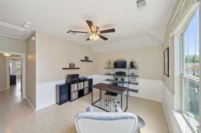 2613 Link Road, Houston, TX 77009