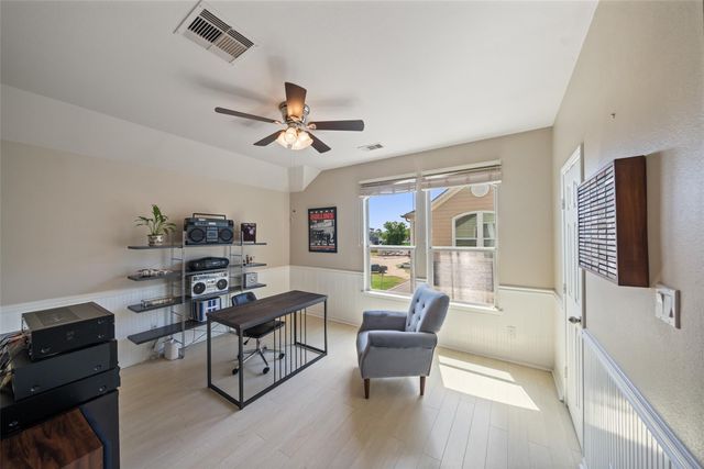 2613 Link Road, Houston, TX 77009