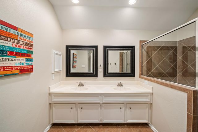 2613 Link Road, Houston, TX 77009