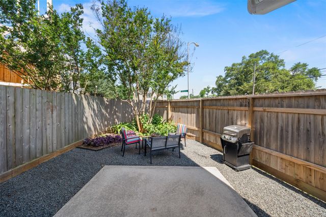 2613 Link Road, Houston, TX 77009