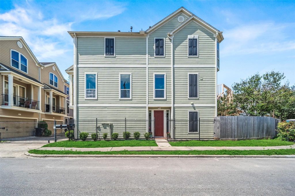 2613 Link Road, Houston, TX 77009
