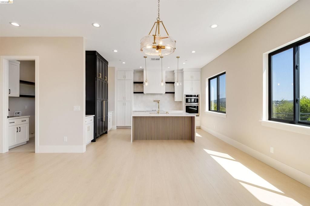 Image 11 of property listing at 3271 Woodleigh Ln, Cameron Park, CA 95682