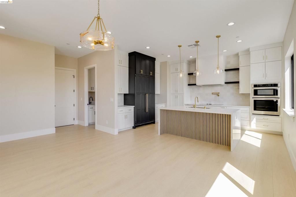 Image 12 of property listing at 3271 Woodleigh Ln, Cameron Park, CA 95682