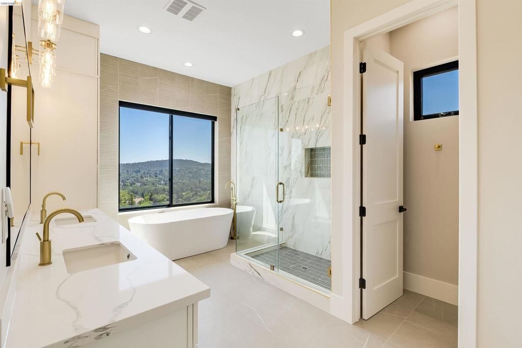 Image 16 of property listing at 3271 Woodleigh Ln, Cameron Park, CA 95682