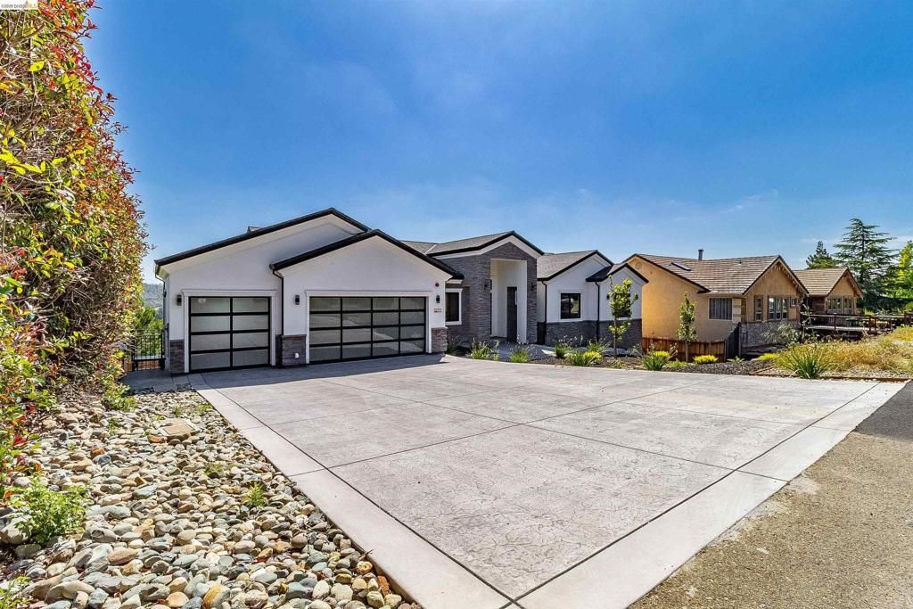 Image 2 of property listing at 3271 Woodleigh Ln, Cameron Park, CA 95682