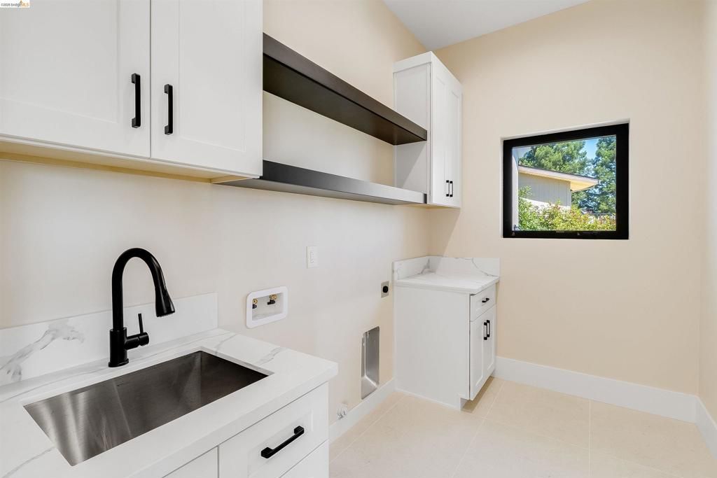 Image 31 of property listing at 3271 Woodleigh Ln, Cameron Park, CA 95682