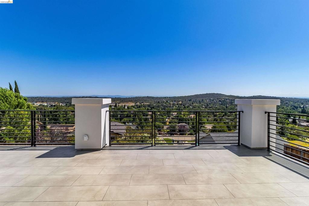Image 32 of property listing at 3271 Woodleigh Ln, Cameron Park, CA 95682