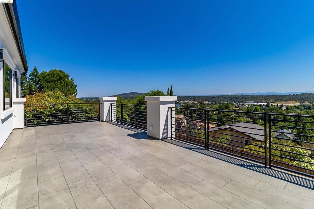 Image 33 of property listing at 3271 Woodleigh Ln, Cameron Park, CA 95682