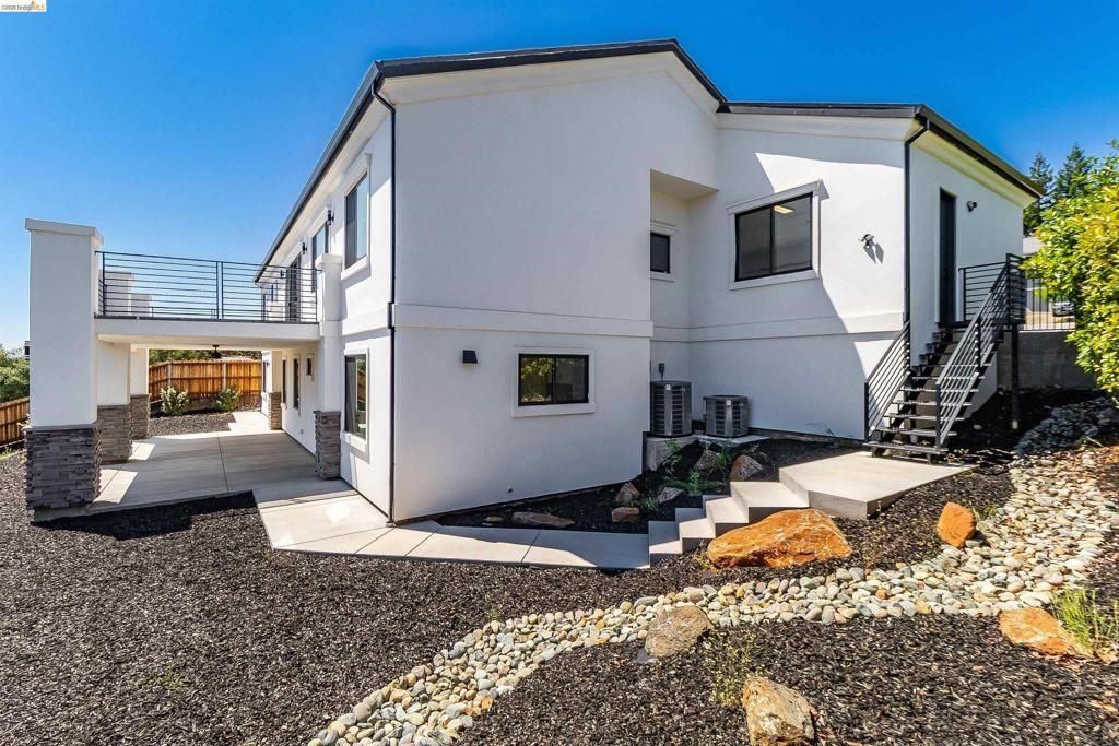 Image 37 of property listing at 3271 Woodleigh Ln, Cameron Park, CA 95682