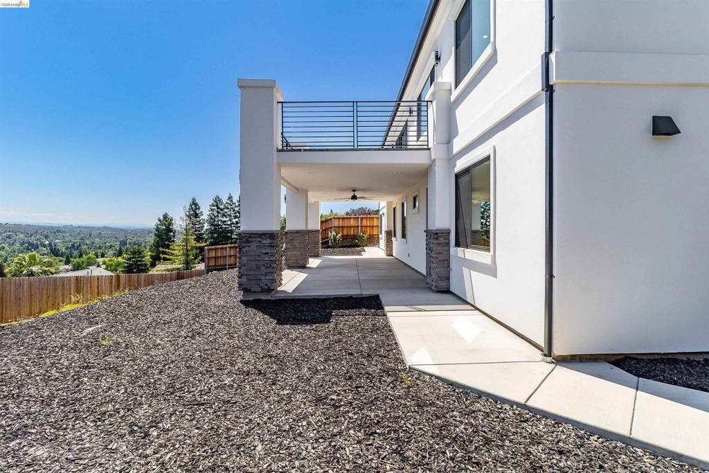 Image 39 of property listing at 3271 Woodleigh Ln, Cameron Park, CA 95682