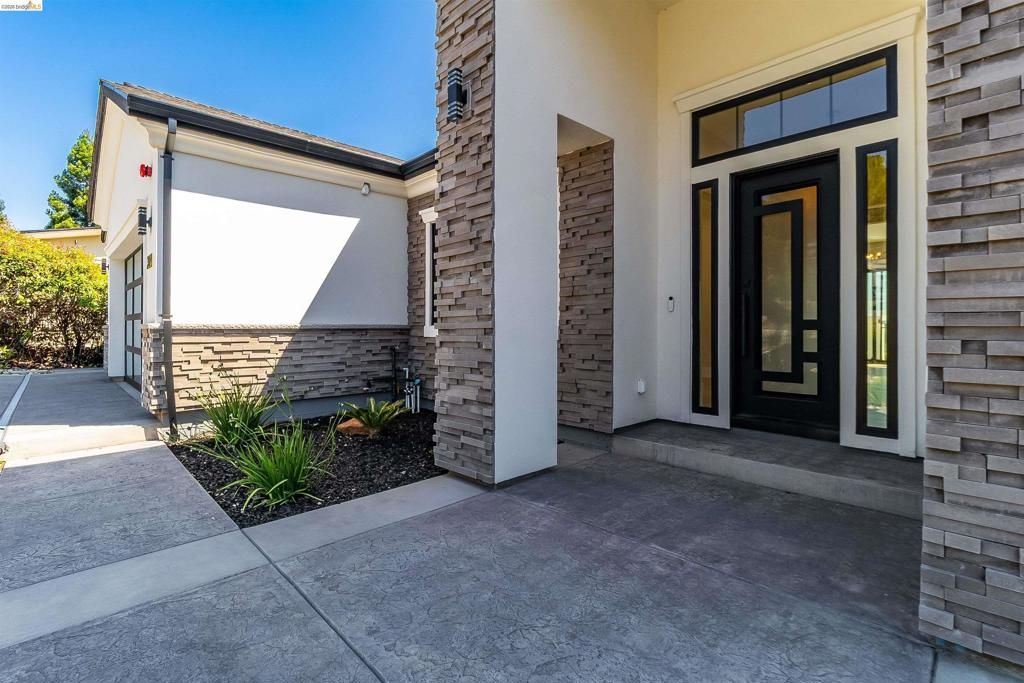 Image 5 of property listing at 3271 Woodleigh Ln, Cameron Park, CA 95682