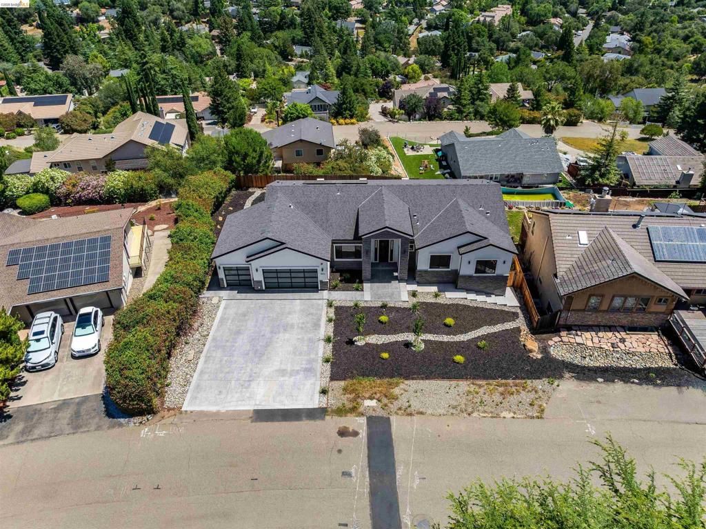 Image 62 of property listing at 3271 Woodleigh Ln, Cameron Park, CA 95682