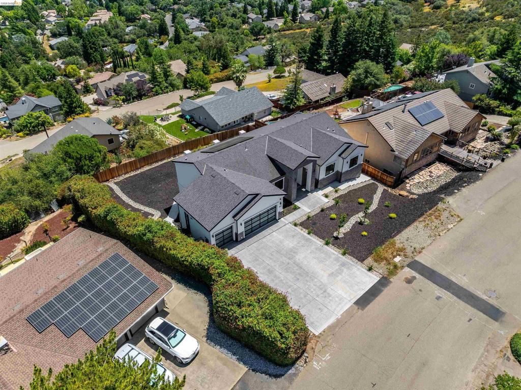 Image 63 of property listing at 3271 Woodleigh Ln, Cameron Park, CA 95682