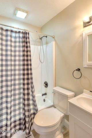 2644 Oak Grove Place, Toledo, OH 43613