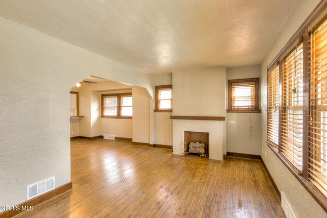 2644 Oak Grove Place, Toledo, OH 43613