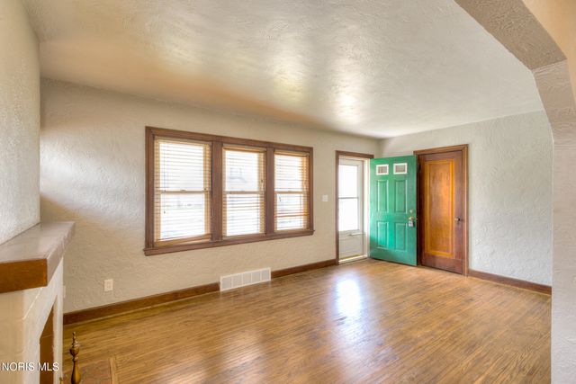 2644 Oak Grove Place, Toledo, OH 43613