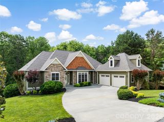 36 Magnolia Farms Drive, Asheville, NC 28806